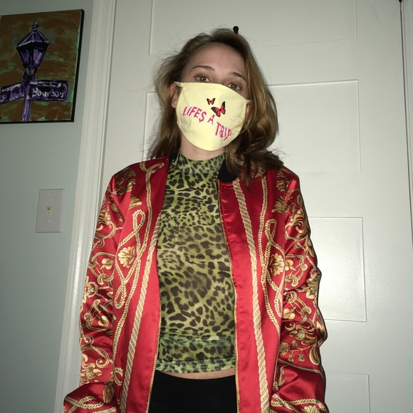 Red n gold chain satin jacket - Picture 3 of 5